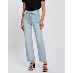 Levi's Women's Premium Ribcage Straight Ankle Jeans in Middle Road • 31 W x 27 L